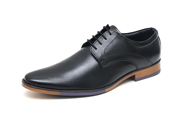Black formal shoe